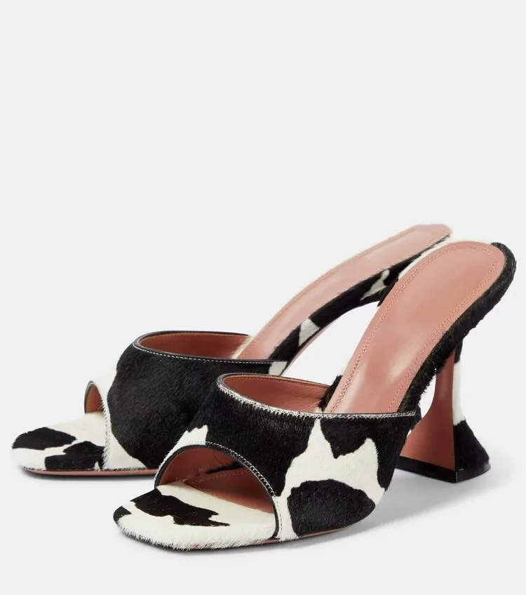 2024 Summer New Women's Triangle Slim High Heel Slippers Fashionable One Line Open Teeth Large Outdoor Dress Sandals
2024 Summer New Women's Triangle Slim High Heel Slippers Fashionable One Line Open Teeth Large Outdoor Dress Sandals