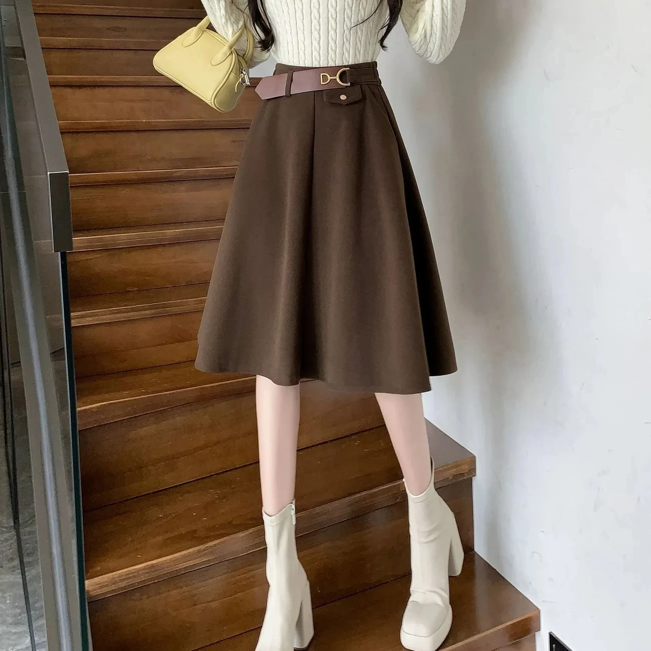 Hepburn Wind Skirt Tweed Half-body Skirt Women Autumn Winter New Middle Skirt To Knee High Waist Temperament Skirt Pleated Skirt
Hepburn Wind Skirt Tweed Half-body Skirt Women Autumn Winter New Middle Skirt To Knee High Waist Temperament Skirt Pleated Skirt