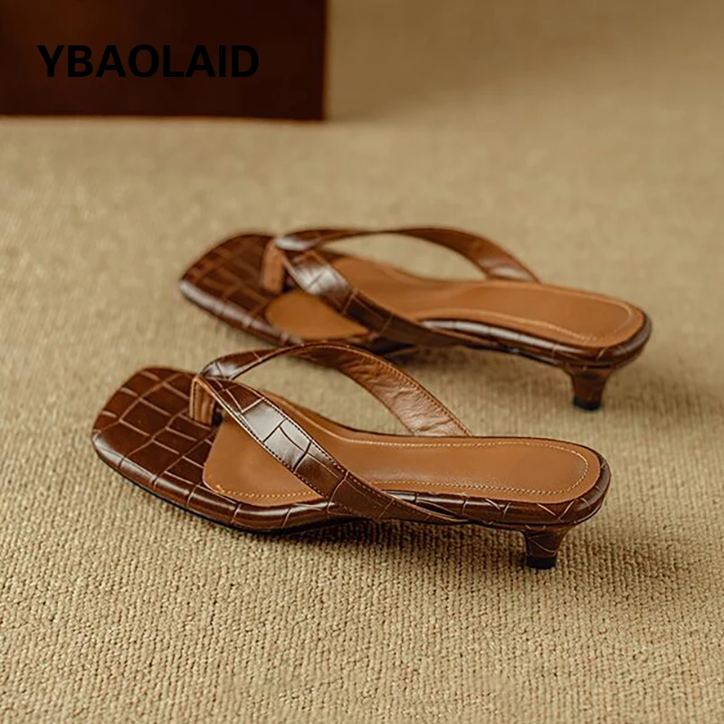 2024 Summer New Square Toe Flip Flops Modern Crocodile Pattern Kitten Heel Slipper Females Simple and Comfort Mules Slides Shoes
2024 Summer New Square Toe Flip Flops Modern Crocodile Pattern Kitten Heel Slipper Females Simple and Comfort Mules Slides Shoes