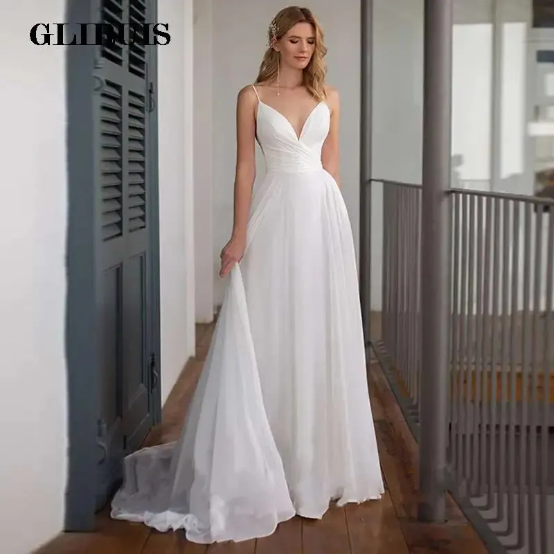 

2022 A-Line V-Neck Wedding Dresses Chiffon Spaghetti Straps Pleat Sleeveless Bridal Gown Backless Sweep Train