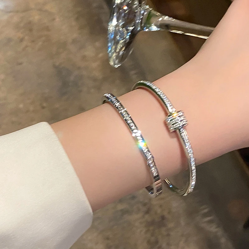 Gold Titanium Steel Non-Fade Rhinestone Bracelet Women Wedding Party Jewelry New Bangle Gift Light Luxury Niche Bracelet 2024
Gold Titanium Steel Non-Fade Rhinestone Bracelet Women Wedding Party Jewelry New Bangle Gift Light Luxury Niche Bracelet 2024