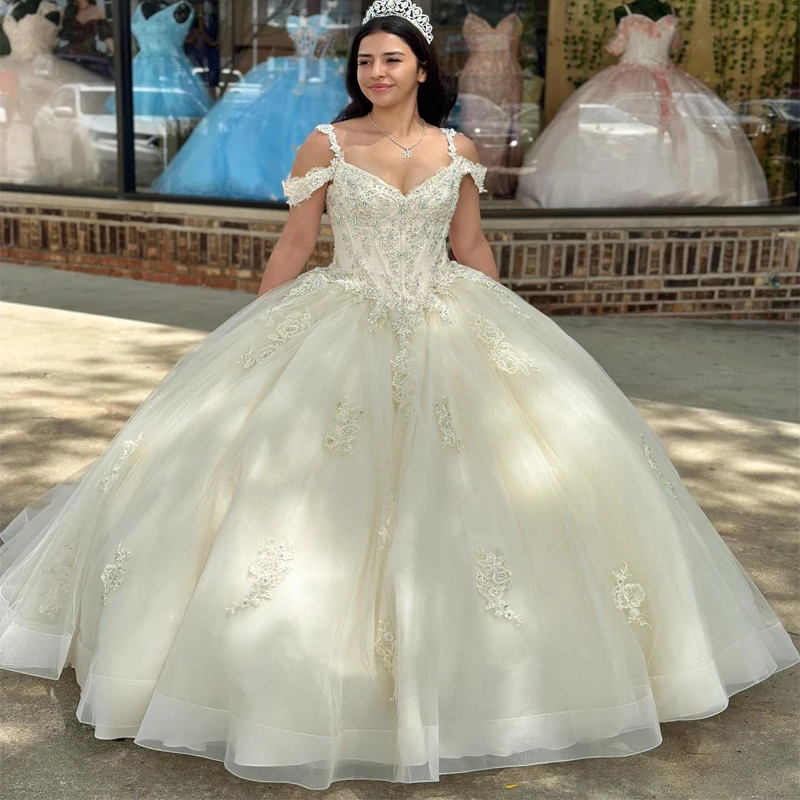 

Ivory Princess Off Shoulder Quinceanera Dresses 2024 Sexy V-Neck Lace Applique Beading Sweet 16 Ball Gown Vestidos De 15 Años