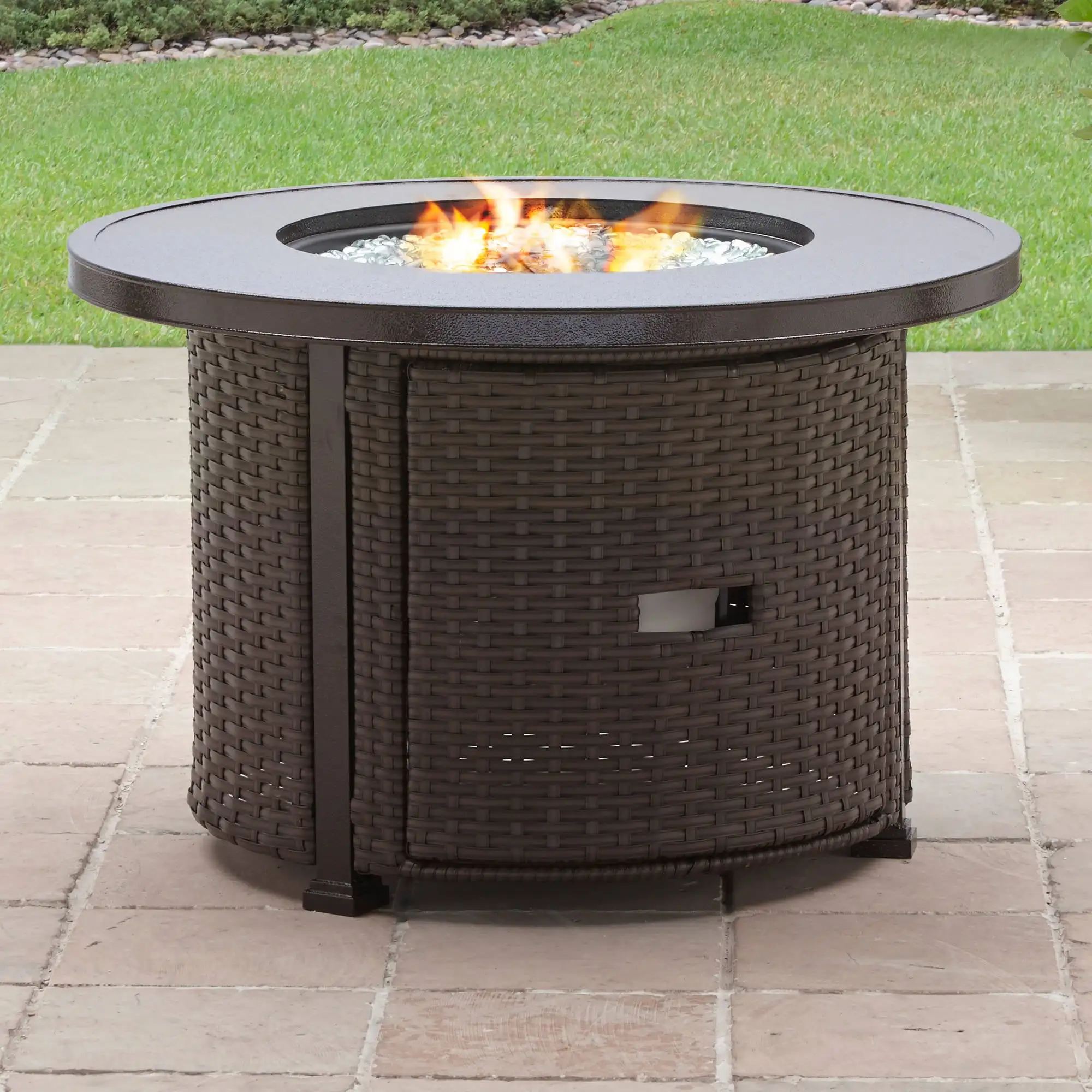 Homes Colebrooke 37" Round 50,000 BTU Propane Gas Fire Pit Table with Glass Beads, Metal Lid and Protective Cover
Homes Colebrooke 37" Round 50,000 BTU Propane Gas Fire Pit Table with Glass Beads, Metal Lid and Protective Cover