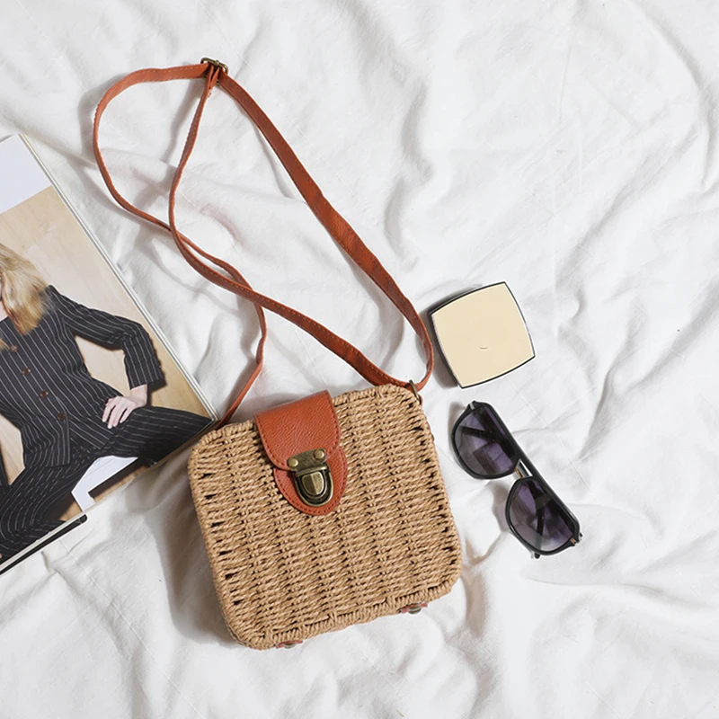 Small Round Rattan Purse - Handwoven Vacation Essential 18 S825f586b7c9a43dfb09bb19bb78064826