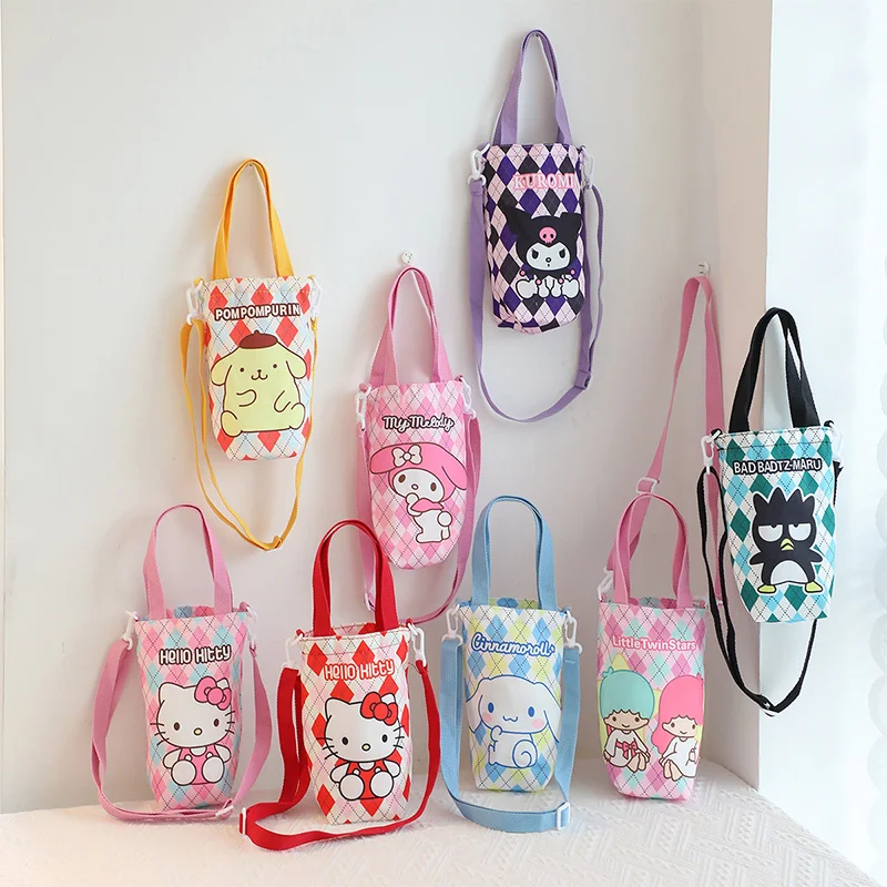 Cute Kuromi Cartoon Sanrio Canvas Water Cup Set Kawaii Y2K Mymelody Hellokitty Messenger Portable Shoulder Dual Water Bottle Bag
Cute Kuromi Cartoon Sanrio Canvas Water Cup Set Kawaii Y2K Mymelody Hellokitty Messenger Portable Shoulder Dual Water Bottle Bag