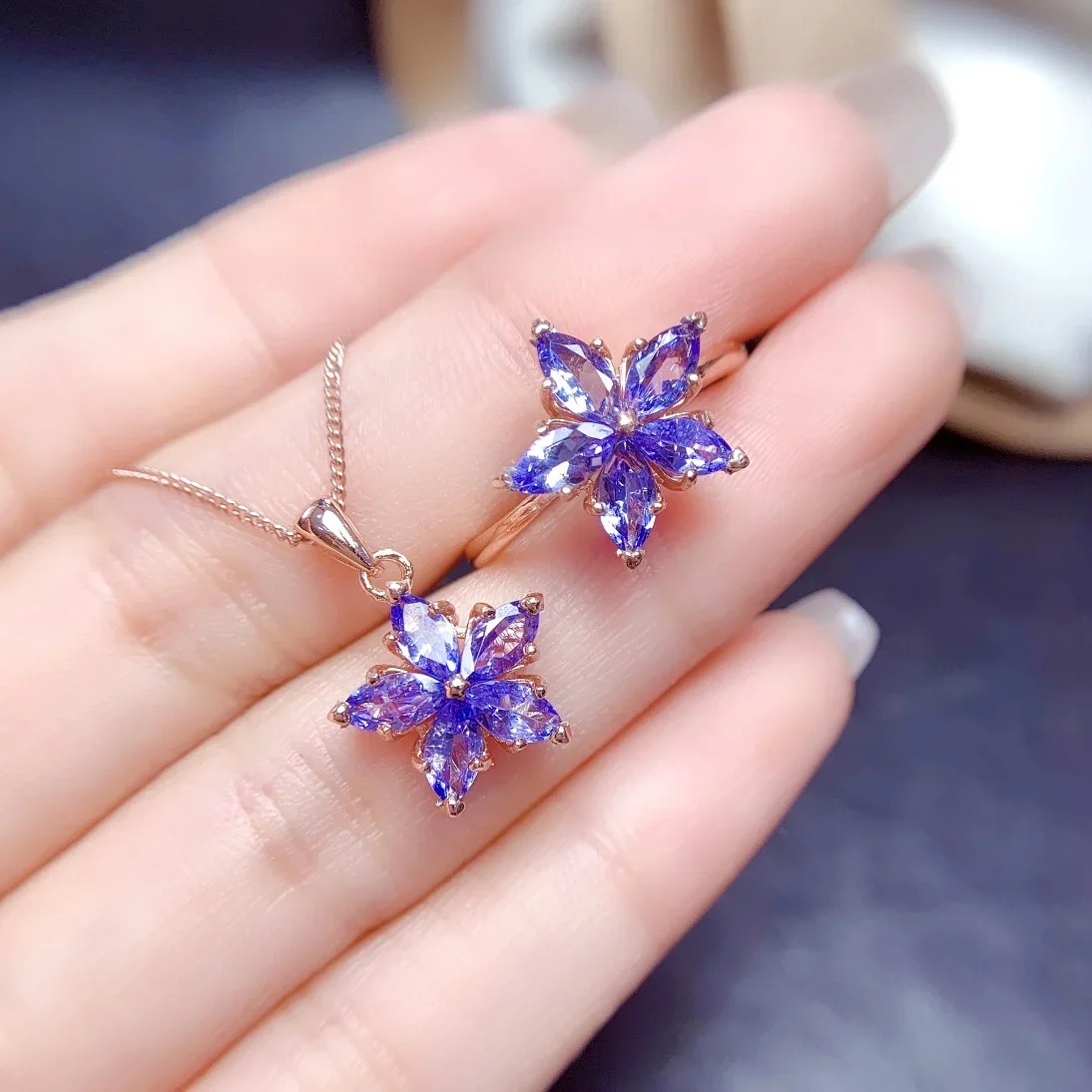 Sterling Silver 925 Natural Tanzanite Fire Color Super Flash Set Free Shipping Ladies Jewelry Wholesale elegant gift
Sterling Silver 925 Natural Tanzanite Fire Color Super Flash Set Free Shipping Ladies Jewelry Wholesale elegant gift