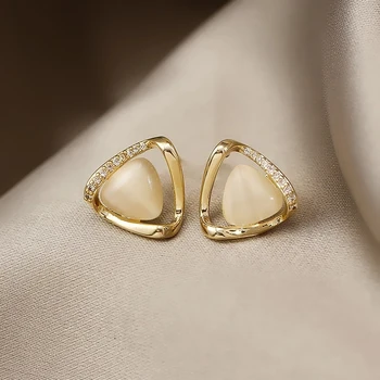 Boucles d'oreilles en opale géométrique triangulaire pour femmes, mode coréenne, déclaration en cristal simple, cadeaux de bijoux de fête de mariage, 2024 1