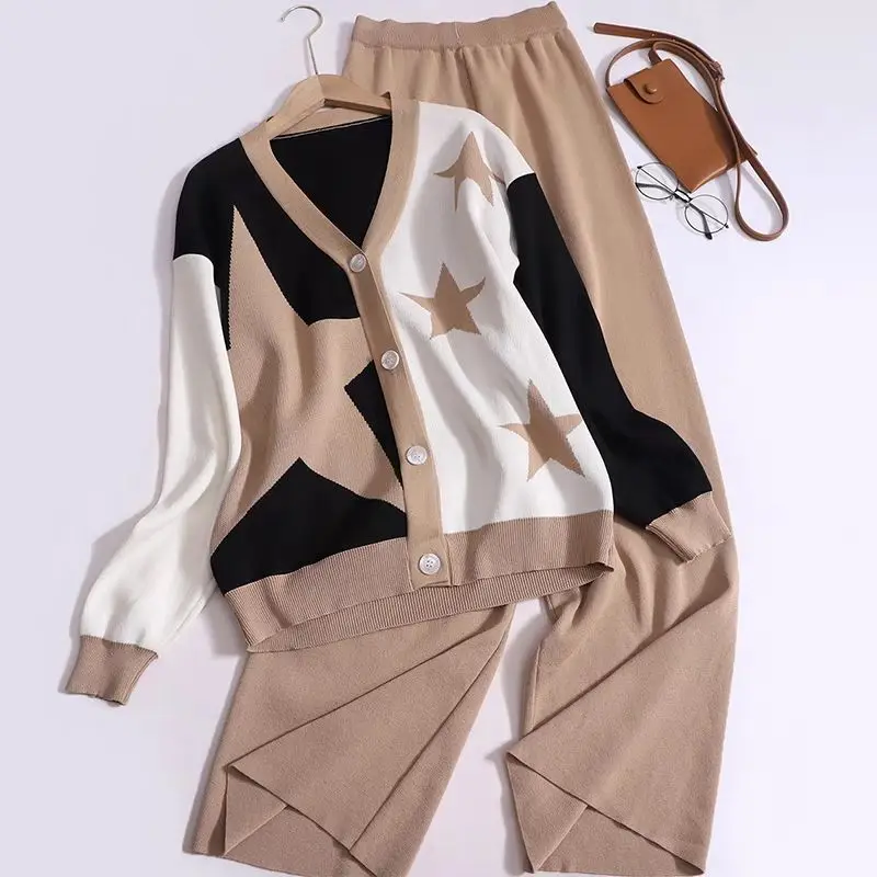 2023 Autumn New Two Piece Set Colored Star V-Neck Button Knitted Cardigan+High Waist Wide Leg Pants Casual Female Tracksuits
2023 Autumn New Two Piece Set Colored Star V-Neck Button Knitted Cardigan+High Waist Wide Leg Pants Casual Female Tracksuits