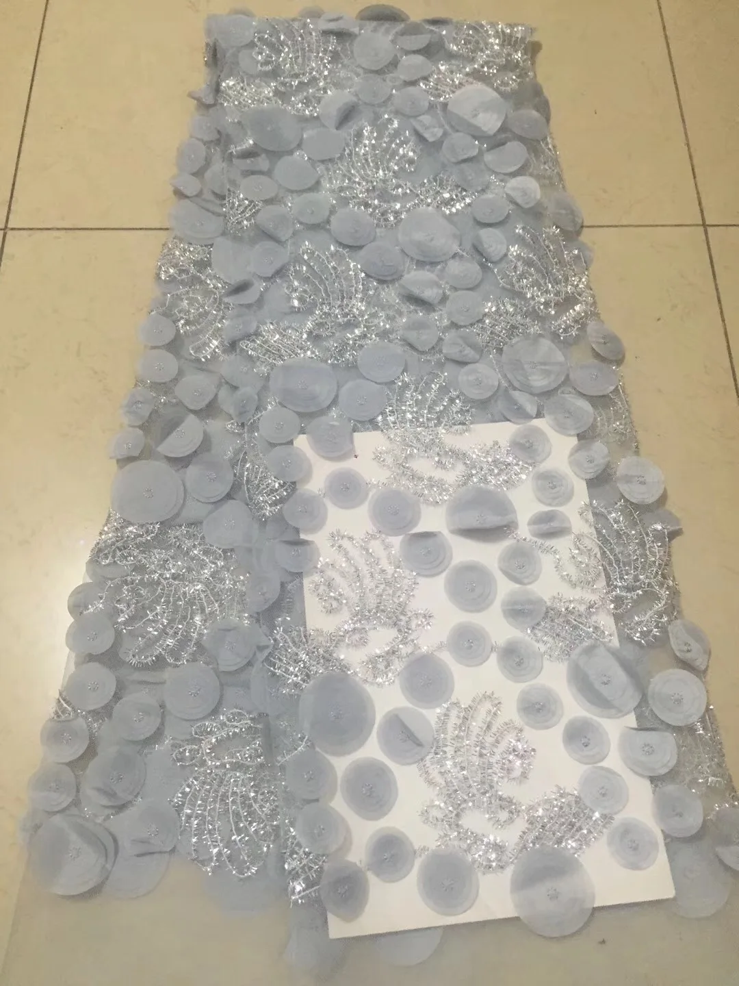 Best Selling yellow African Lace Fabric With blue Nigerian French Fabric 2021 High Quality African France Tulle Lace Fabric
Best Selling yellow African Lace Fabric With blue Nigerian French Fabric 2021 High Quality African France Tulle Lace Fabric