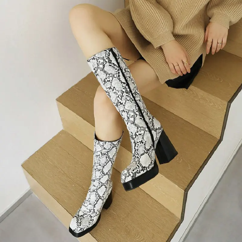 QPLYXCO 2021 Winter Snakeskin Print Platform Block High Heels Zipper Knee High Riding Motorycle Womens Boots Plus Size 48
QPLYXCO 2021 Winter Snakeskin Print Platform Block High Heels Zipper Knee High Riding Motorycle Womens Boots Plus Size 48