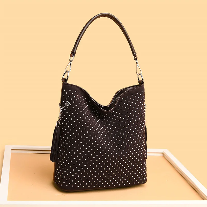 2023 New Rhinestone Women Bucket Bag Large Scrub Leather Handbag for Ladies Big Size Tote Shoulder Bags Tassels Crossbody Bags
2023 New Rhinestone Women Bucket Bag Large Scrub Leather Handbag for Ladies Big Size Tote Shoulder Bags Tassels Crossbody Bags