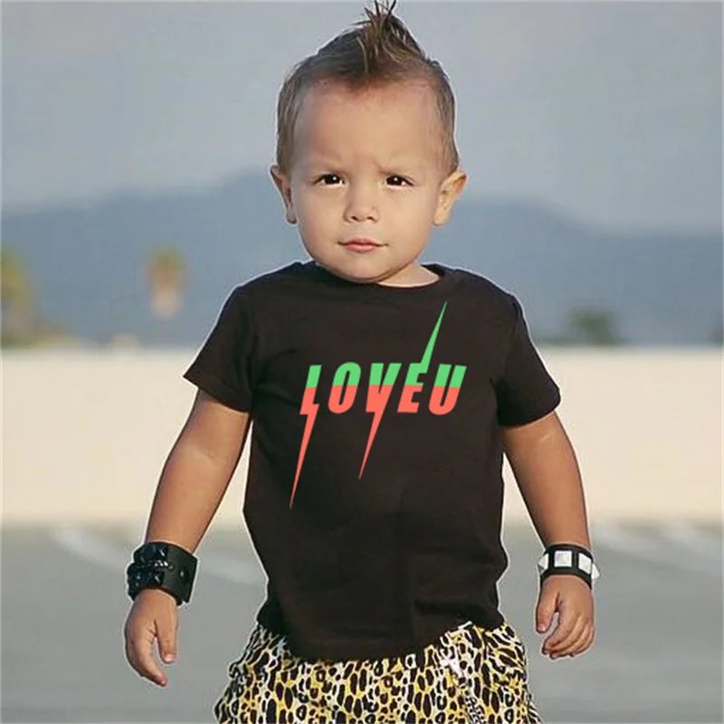 2024 T-shirt For Boy Gril Summer Children LOVE U Print T Shirt Girls O-Neck Tops Tees Kids Luxury Designer Clothes
2024 T-shirt For Boy Gril Summer Children LOVE U Print T Shirt Girls O-Neck Tops Tees Kids Luxury Designer Clothes