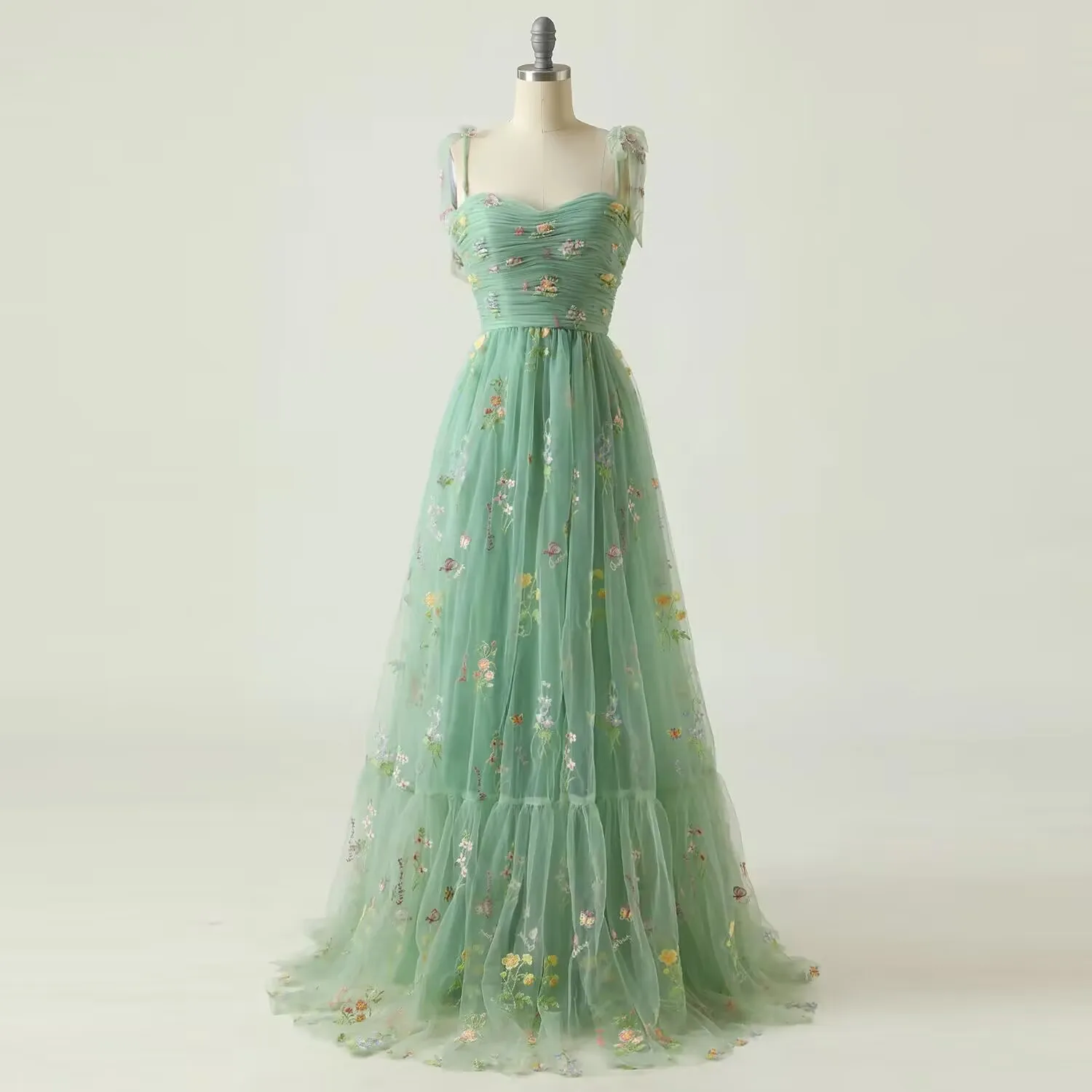Green Embroidery Lace Evening Dresses Sexy Spaghetti Straps Sweetheart A-Line Long Wedding Party Zipper Back Tulle Prom Gown
Green Embroidery Lace Evening Dresses Sexy Spaghetti Straps Sweetheart A-Line Long Wedding Party Zipper Back Tulle Prom Gown