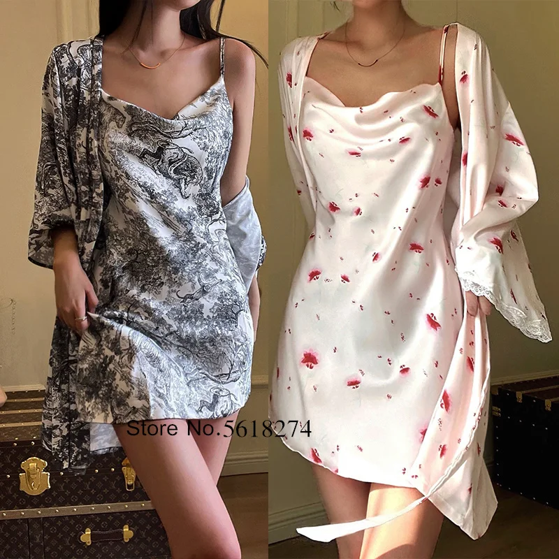 Print Robe Set Satin Nightgown Femme Sleepwear Sexy Slip Nightdress Ice Silk Homewear Women Summer Bathrobe Gown Kimono Lingerie
Print Robe Set Satin Nightgown Femme Sleepwear Sexy Slip Nightdress Ice Silk Homewear Women Summer Bathrobe Gown Kimono Lingerie