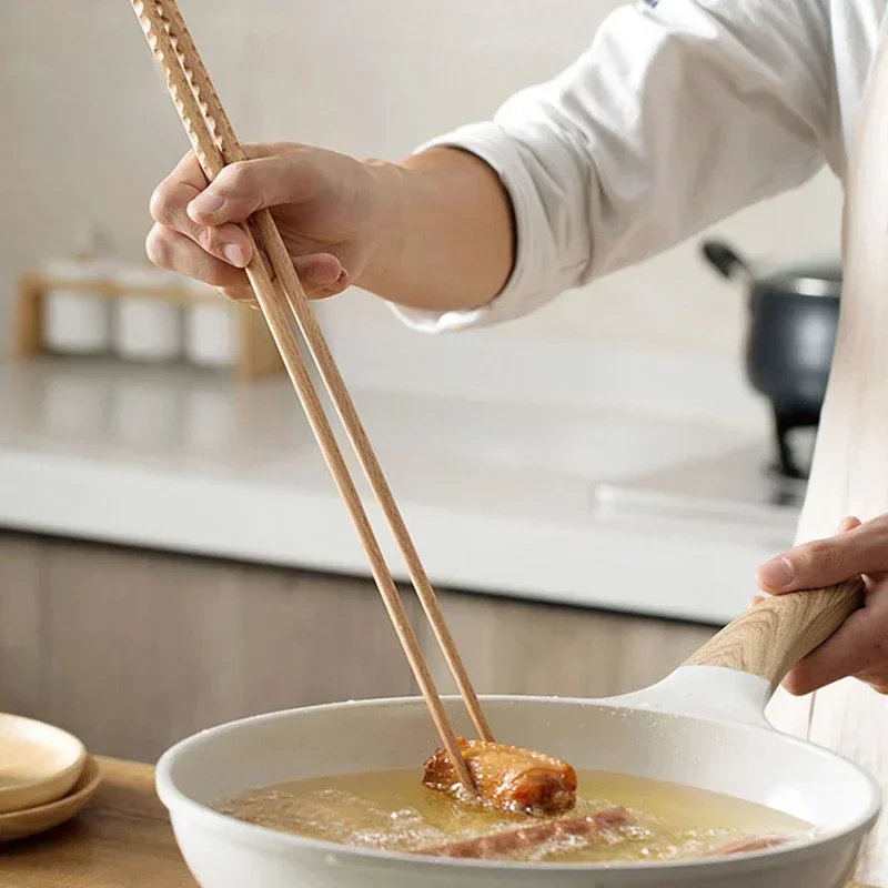 YUEYI Japanese Extra Long Wooden Chopsticks Polished Beech Wood Fried Food Noodle Anti-slip Chopsticks Kitchen Cooking Tools
YUEYI Japanese Extra Long Wooden Chopsticks Polished Beech Wood Fried Food Noodle Anti-slip Chopsticks Kitchen Cooking Tools