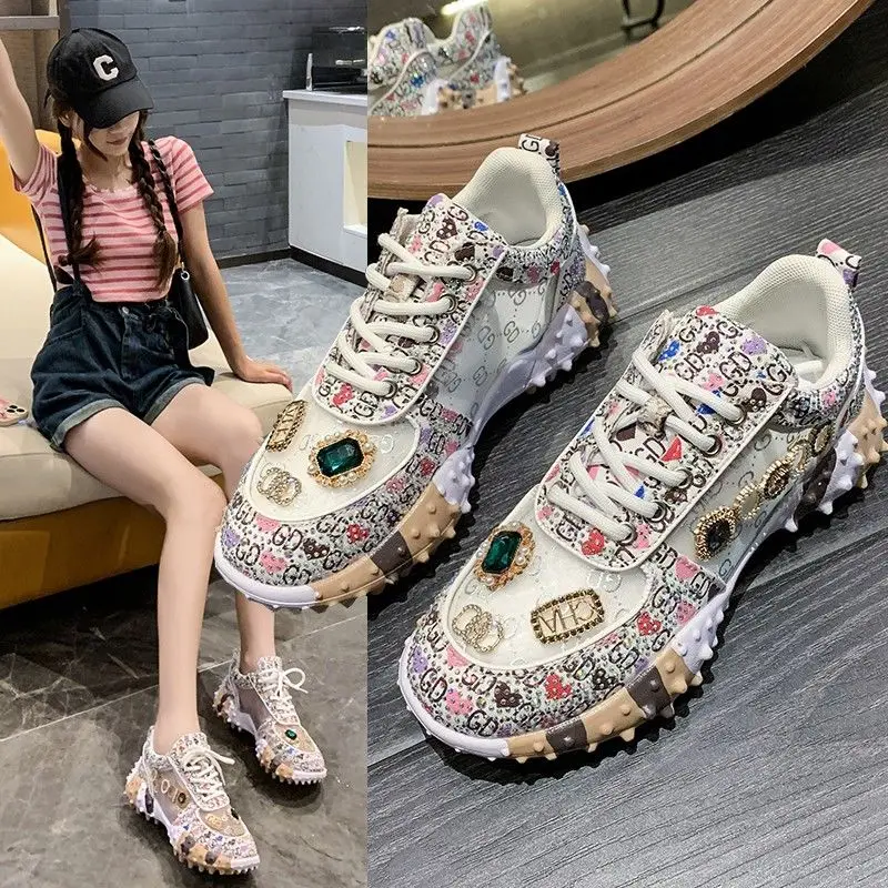 Women's shoes, rhinestone mesh shoes, dad's shoes, women's breathable single shoes, thick soles, casual sports shoes
Women's shoes, rhinestone mesh shoes, dad's shoes, women's breathable single shoes, thick soles, casual sports shoes