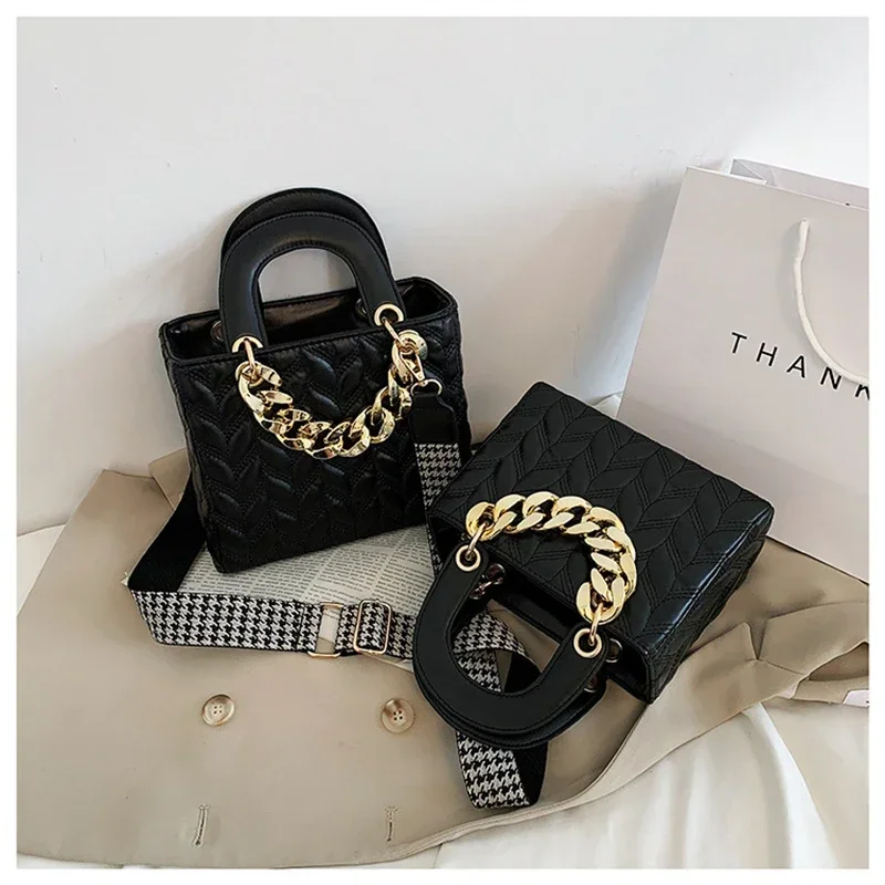 

DA02 2024 Branded Princess Diana bags for Women Luxury Designer Handbag Thick Chain Diamond Lattice