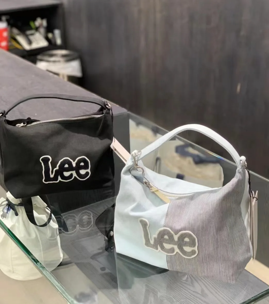Korean niche denim handbag single shoulder crossbody bag with patchwork stripes new versatile and simple women's bag
Korean niche denim handbag single shoulder crossbody bag with patchwork stripes new versatile and simple women's bag