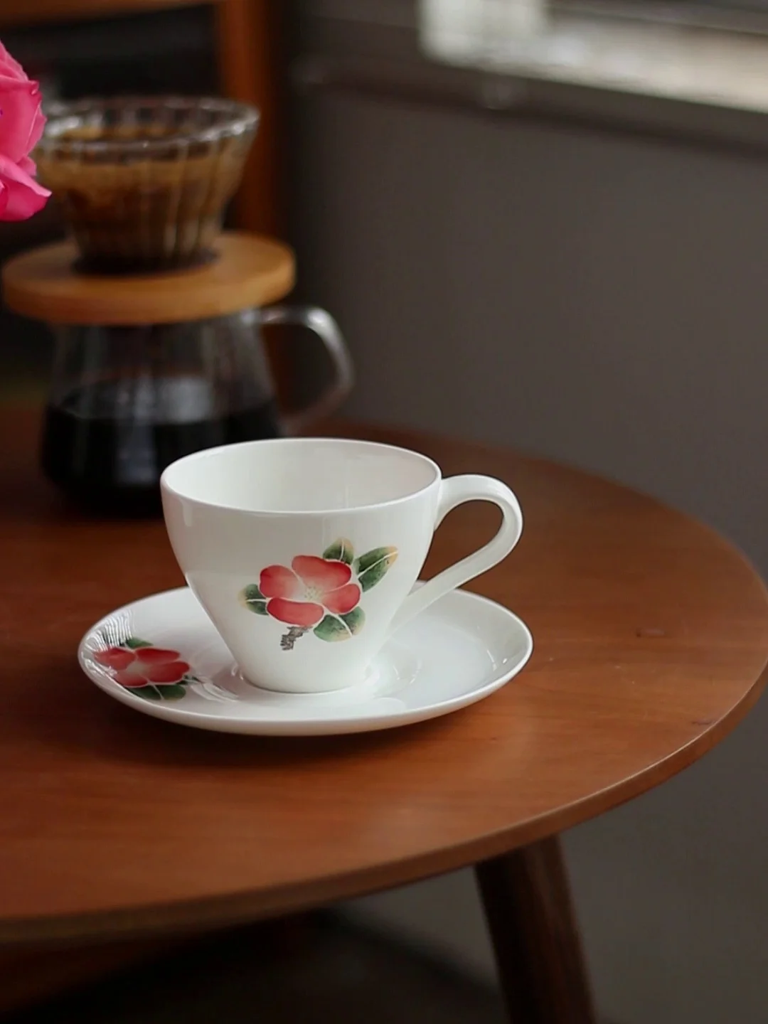 Hand Painted Bone China Coffee Cup Dish Set Afternoon Tea Cups Ceramic Mug Gift Box Large Capacity Flower Drinkware
Hand Painted Bone China Coffee Cup Dish Set Afternoon Tea Cups Ceramic Mug Gift Box Large Capacity Flower Drinkware