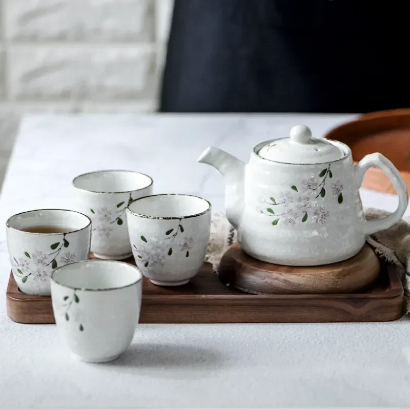 Японский керамический чайник Сакура, чайная чашка, чашка для воды, фарфоровый чайник с цветком вишни, набор чайников (5 чашек + 1 чайник)
Японский керамический чайник Сакура, чайная чашка, чашка для воды, фарфоровый чайник с цветком вишни, набор чайников (5 чашек + 1 чайник)