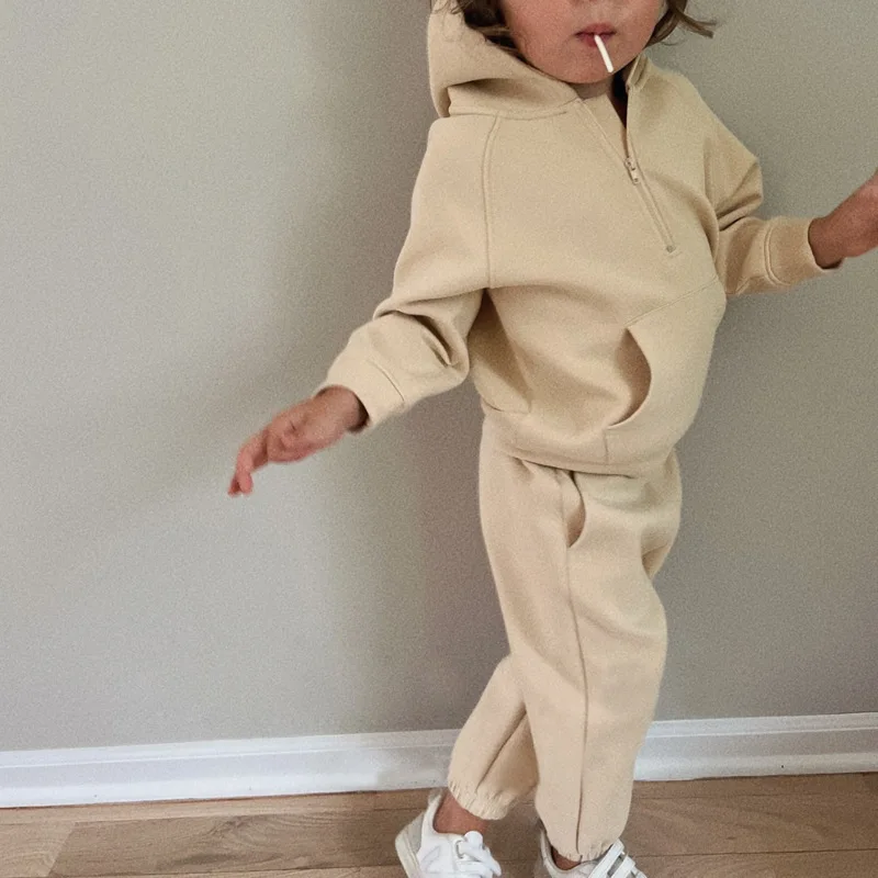 INS Boys' and Girls' Autumn and Winter New Set Fashion Half Zip Hooded Sweater Leggings Casual Two Piece Set
INS Boys' and Girls' Autumn and Winter New Set Fashion Half Zip Hooded Sweater Leggings Casual Two Piece Set