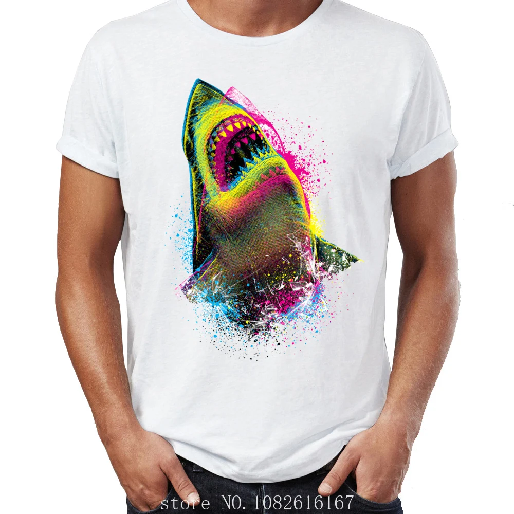

Забавные Молодежные футболки, топы в стиле Харадзюку, летняя мужская футболка с принтом неоновых акул, потрясающая футболка с рисунком, графические футболки