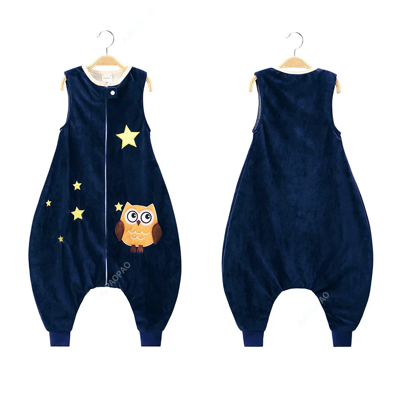 Новинка, всесезонный спальный мешок темно-синего цвета с совами, без рукавов, с разрезом, универсальная дышащая и удобная детская домашняя одежда
Новинка, всесезонный спальный мешок темно-синего цвета с совами, без рукавов, с разрезом, универсальная дышащая и удобная детская домашняя одежда