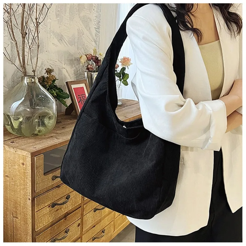 Corduroy Shoulder Bag Large Capacity Luxury Female Brand Shoulder Bag New Korean Fashion Casual Canvas Women's Shoulder Bag
Corduroy Shoulder Bag Large Capacity Luxury Female Brand Shoulder Bag New Korean Fashion Casual Canvas Women's Shoulder Bag