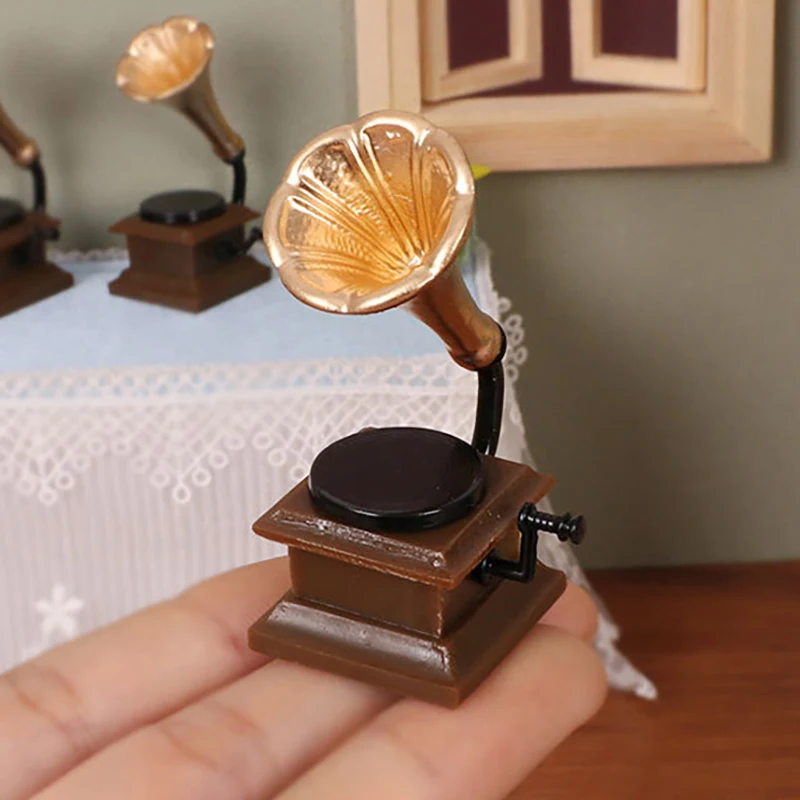 Миниатюрный граммофон для кукольного домика, модель в ретро стиле, декор для создания жизни, ролевые игрушки для детей
Миниатюрный граммофон для кукольного домика, модель в ретро стиле, декор для создания жизни, ролевые игрушки для детей