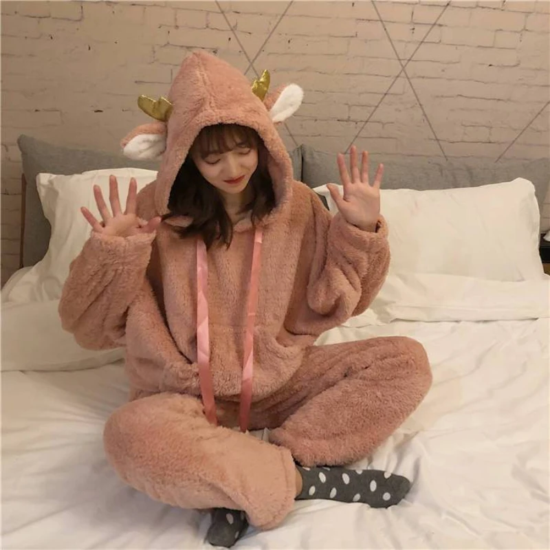 Korean version of autumn and winter pajamas for female students set with coral velvet, plush, thickened, cute and loose ins that
Korean version of autumn and winter pajamas for female students set with coral velvet, plush, thickened, cute and loose ins that