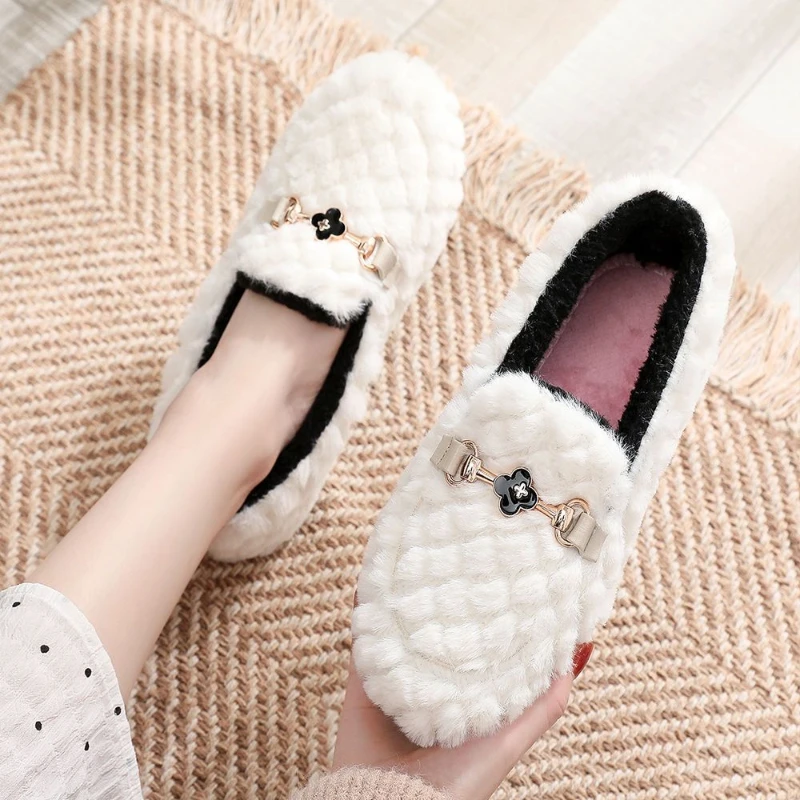 Doudou shoes with plush fur added in winter, women's outerwear wearing forest style shoes, warm and thick cotton shoes, women
Doudou shoes with plush fur added in winter, women's outerwear wearing forest style shoes, warm and thick cotton shoes, women