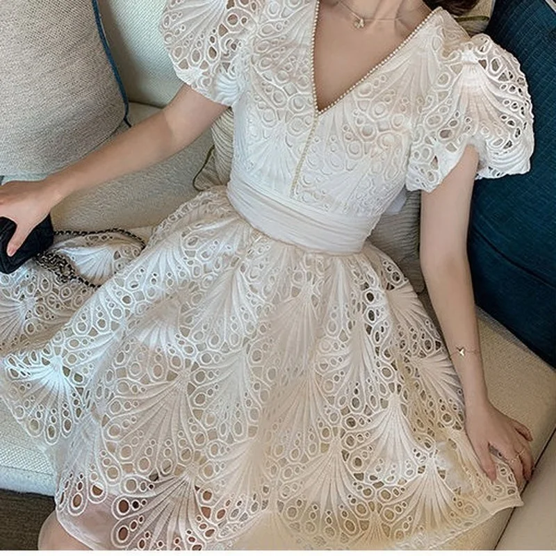 Fairy Luxury Lace Hollow Out V-neck Beading A-line Mini Dresses for Women Party Birthday Night Puff Sleeve High Quality Dress
Fairy Luxury Lace Hollow Out V-neck Beading A-line Mini Dresses for Women Party Birthday Night Puff Sleeve High Quality Dress