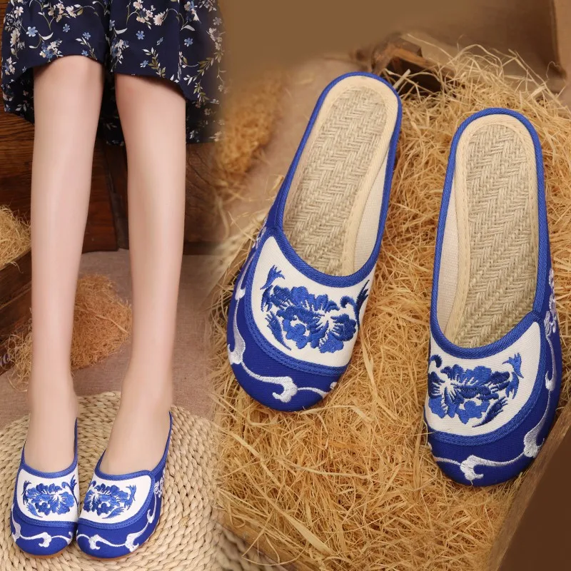 Vintage Women Canvas Close Toe Slippers Chinese Embroidered Ladies Comfortable Flat Slides Retro Summer Shoes
Vintage Women Canvas Close Toe Slippers Chinese Embroidered Ladies Comfortable Flat Slides Retro Summer Shoes
