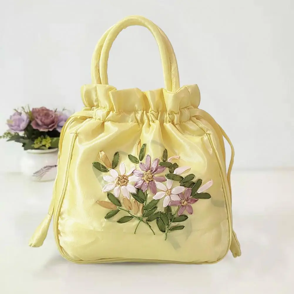 Travel Cosmetic Bag Elegant Flower Pattern Drawstring Handbag with Capacity Ethnic Style for Women Faux Silk Portable Handle
Travel Cosmetic Bag Elegant Flower Pattern Drawstring Handbag with Capacity Ethnic Style for Women Faux Silk Portable Handle