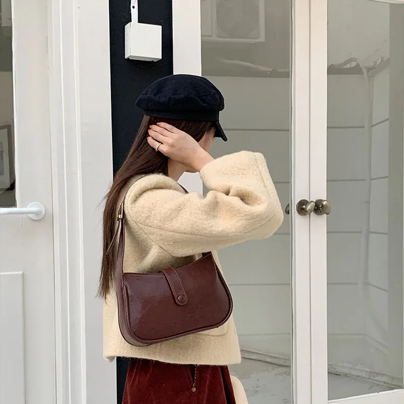 Niche design fashion single shoulder underarm bag female 2023 new crossbody handbag sac femme designer bags luxury
Niche design fashion single shoulder underarm bag female 2023 new crossbody handbag sac femme designer bags luxury