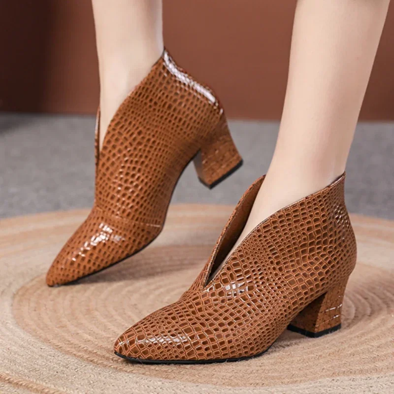 Женские туфли с острым носком, туфли на высоком толстом каблуке, весна-осень 2023 
Женские туфли с острым носком, туфли на высоком толстом каблуке, весна-осень 2023