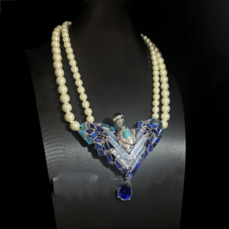 French vintage heart-shaped pendant necklace exudes an elegant charm. It is adorned with rhinestone and pearl chains 2 Mallzona S846e80898d53476ebc3bfa7310e78924u French vintage heart-shaped pendant necklace exudes an elegant charm. It is adorned with rhinestone and pearl chains Mallzona