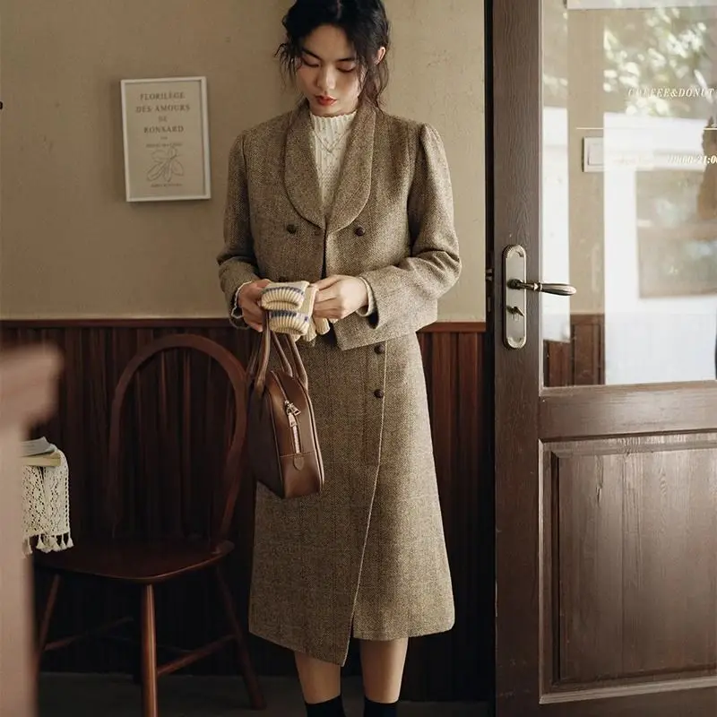 UNXX Elegant Lady Chic Style Suit Set for 2024 Spring-Autumn Vintage British Style Retro Suit with Half-skirt Two-Piece Ensemble
UNXX Elegant Lady Chic Style Suit Set for 2024 Spring-Autumn Vintage British Style Retro Suit with Half-skirt Two-Piece Ensemble