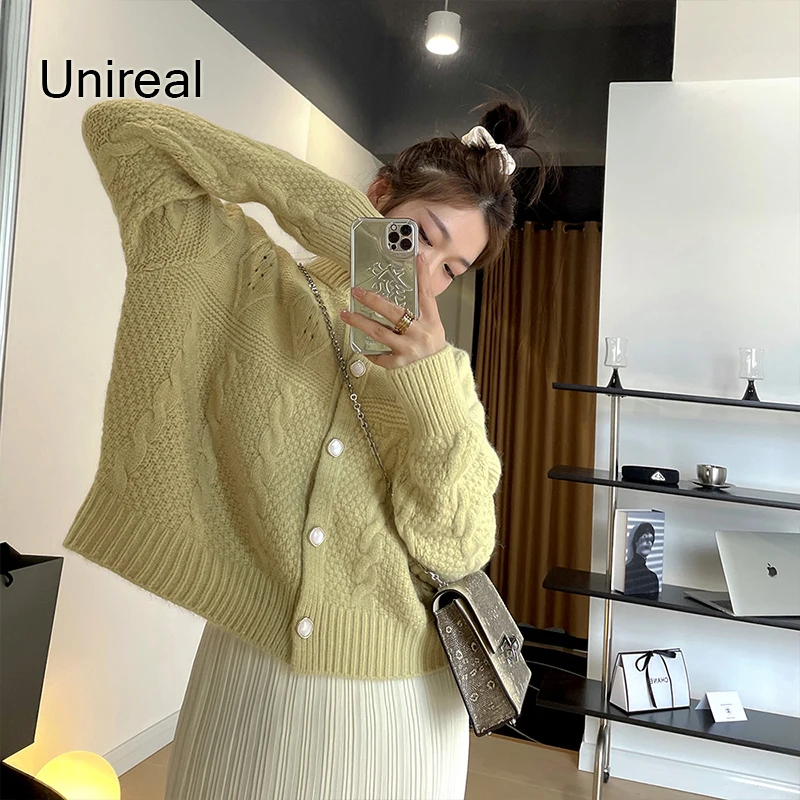 Unireal 2022 Autumn Winter Women Knitted Cardigan Outwear Coats Christmas Jumpers Casual Basic Sweaters
Unireal 2022 Autumn Winter Women Knitted Cardigan Outwear Coats Christmas Jumpers Casual Basic Sweaters