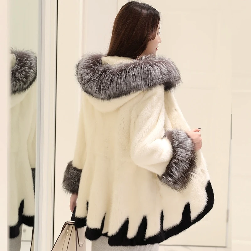 Шуба из меха норки с воротником из лисьего меха, 2023 
Шуба из меха норки с воротником из лисьего меха, 2023