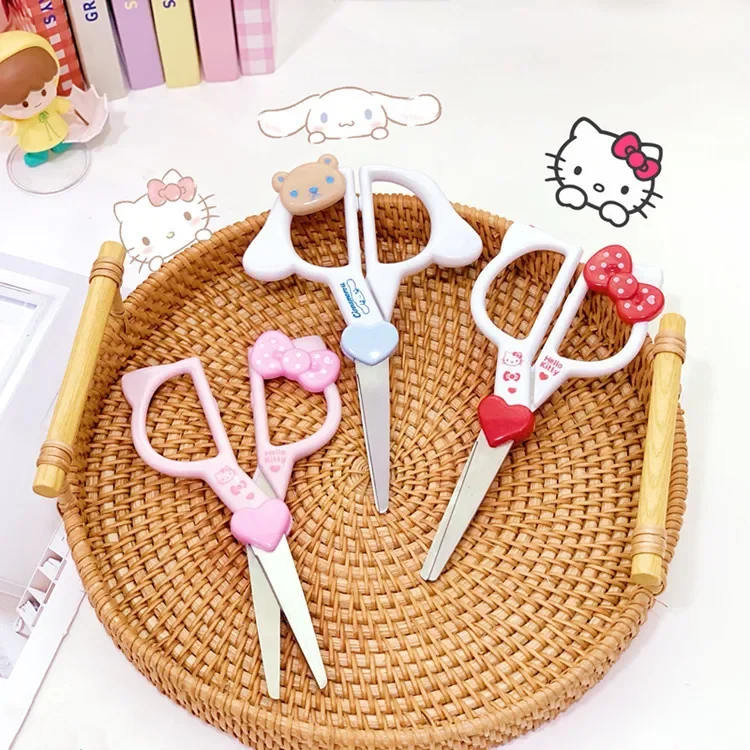 Sanrioed Kawaii Anime Cartoon series HelloKitty Cinnamoroll Creative high-value cute girl scissors student paper-cut knife gift
Sanrioed Kawaii Anime Cartoon series HelloKitty Cinnamoroll Creative high-value cute girl scissors student paper-cut knife gift
