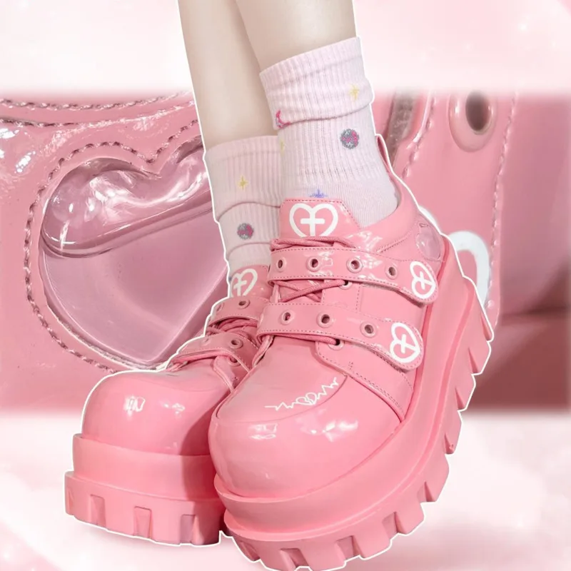 Fashion Lolita Thick Bottomed Shoes Women Shiny PU Leather Sneakers Female Luxury Black Pink Grunge Punk Style Shoes Trendy 2023
Fashion Lolita Thick Bottomed Shoes Women Shiny PU Leather Sneakers Female Luxury Black Pink Grunge Punk Style Shoes Trendy 2023