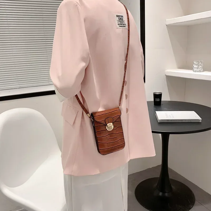 Silver Mobile Phone Mini Bags Small Clutches Shoulder Bag Crocodile Leather Women Handbag Black Clutch Purse Handbag Flap
Silver Mobile Phone Mini Bags Small Clutches Shoulder Bag Crocodile Leather Women Handbag Black Clutch Purse Handbag Flap