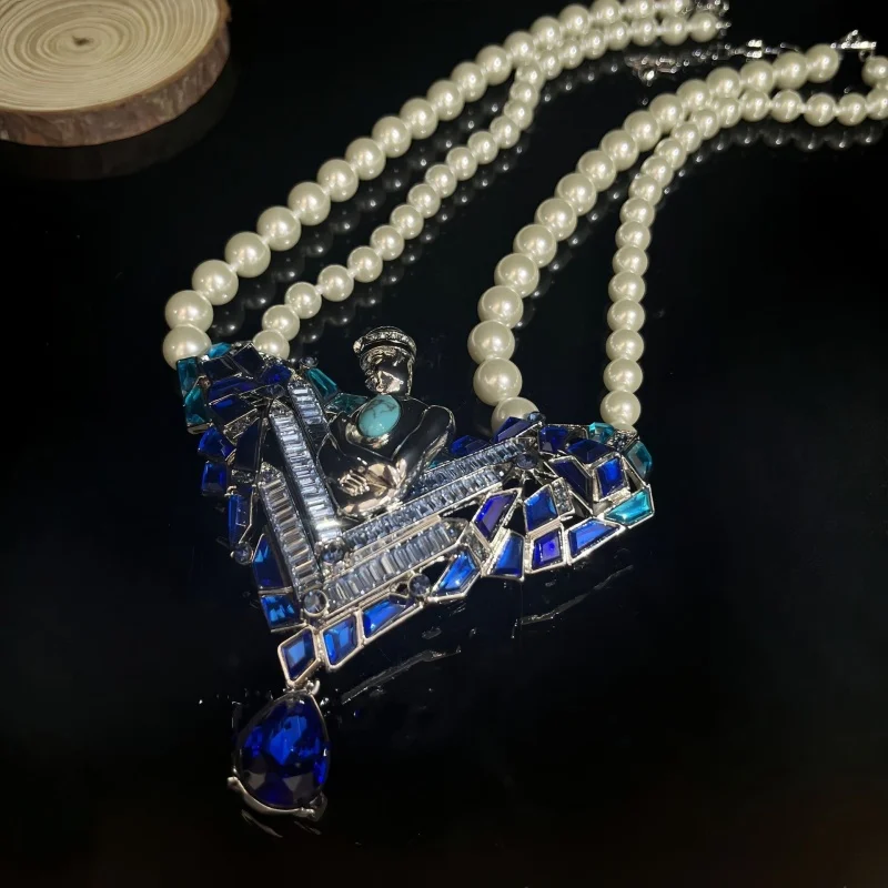 French vintage heart-shaped pendant necklace exudes an elegant charm. It is adorned with rhinestone and pearl chains 3 Mallzona S84f99ca12d244ef185cd095987ebbfbfk French vintage heart-shaped pendant necklace exudes an elegant charm. It is adorned with rhinestone and pearl chains Mallzona