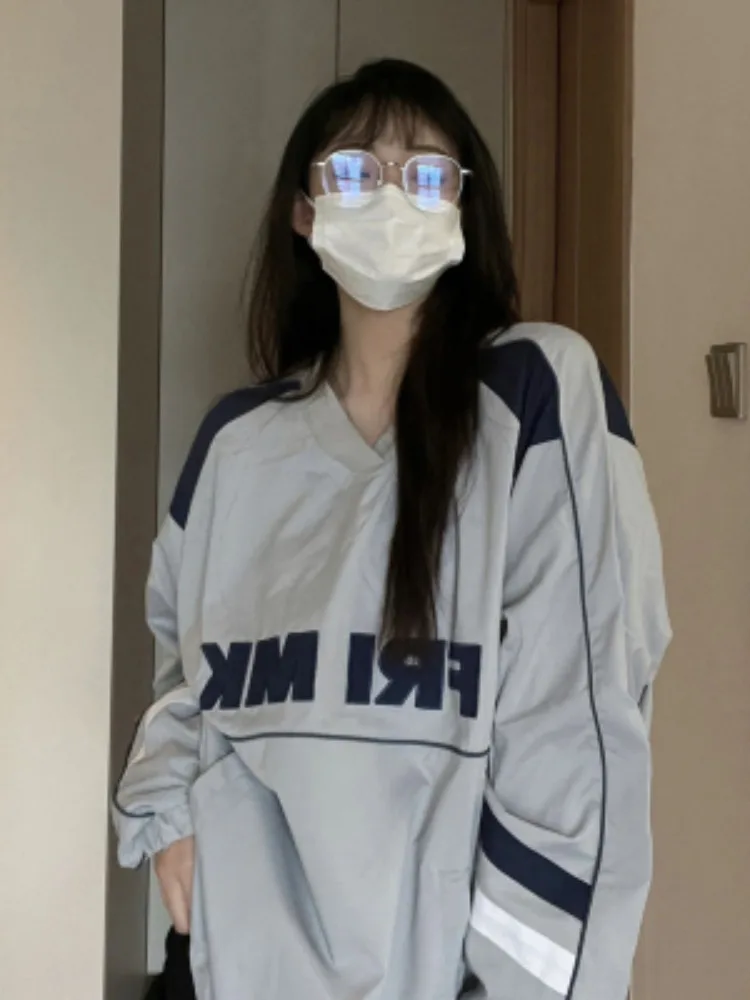 Женский серый свитшот в стиле «Харадзюку», Y2K
Женский серый свитшот в стиле «Харадзюку», Y2K