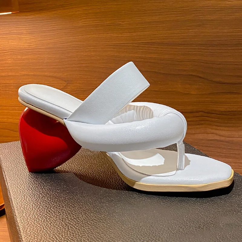 Designer Red Heart Shape Thong Toe Slide Sandals White Beige Cow Leather foam Strap Slip On Strange Heels Cutout Dress Shoes
Designer Red Heart Shape Thong Toe Slide Sandals White Beige Cow Leather foam Strap Slip On Strange Heels Cutout Dress Shoes