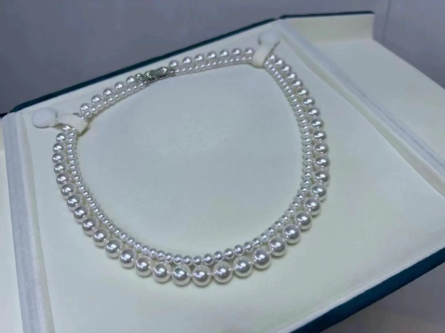 Two Strands 6-9mm South Sea White Pearl Necklace18"19" Choker Necklace
Two Strands 6-9mm South Sea White Pearl Necklace18"19" Choker Necklace