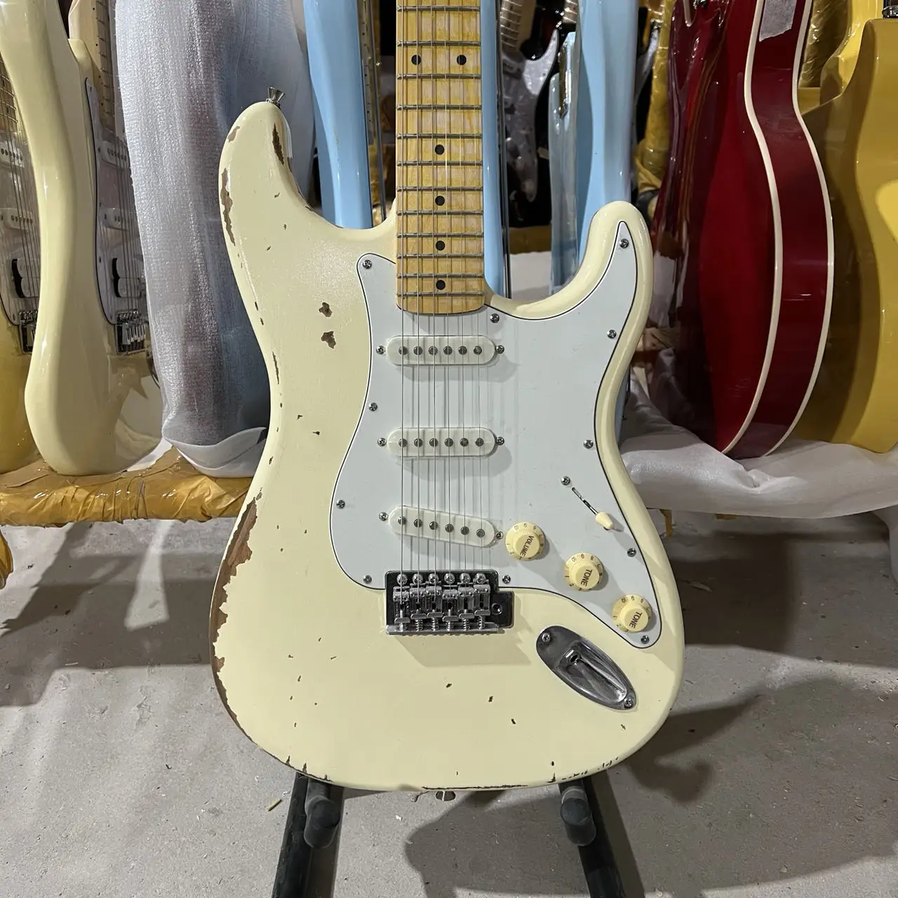Relic ST Electric Guitar, Alder Body, Yellow Color, Maple Fingerboard, 6 Strings Guitarra, Free Shipping, гитара, 기타
Relic ST Electric Guitar, Alder Body, Yellow Color, Maple Fingerboard, 6 Strings Guitarra, Free Shipping, гитара, 기타