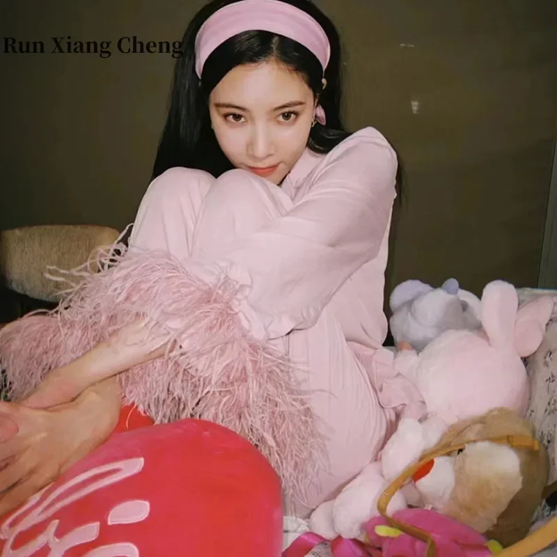 RUN XIANG CHENG Pink Feather Autumn New Long sleeved Spring and Autumn Cotton Silk Women's Nightwear Home Clothing Free Shipping
RUN XIANG CHENG Pink Feather Autumn New Long sleeved Spring and Autumn Cotton Silk Women's Nightwear Home Clothing Free Shipping