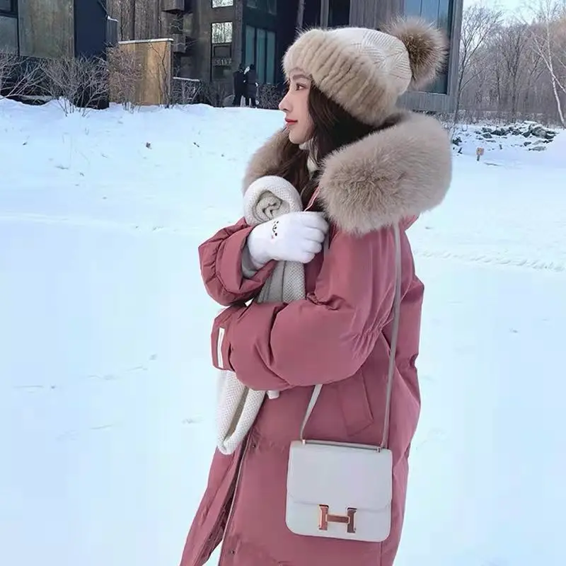 Женские свободные теплые зимние пуховики, корейская модная зимняя одежда, пальто с воротником из искусственного меха, длинная парка с капюшоном R462
Женские свободные теплые зимние пуховики, корейская модная зимняя одежда, пальто с воротником из искусственного меха, длинная парка с капюшоном R462
